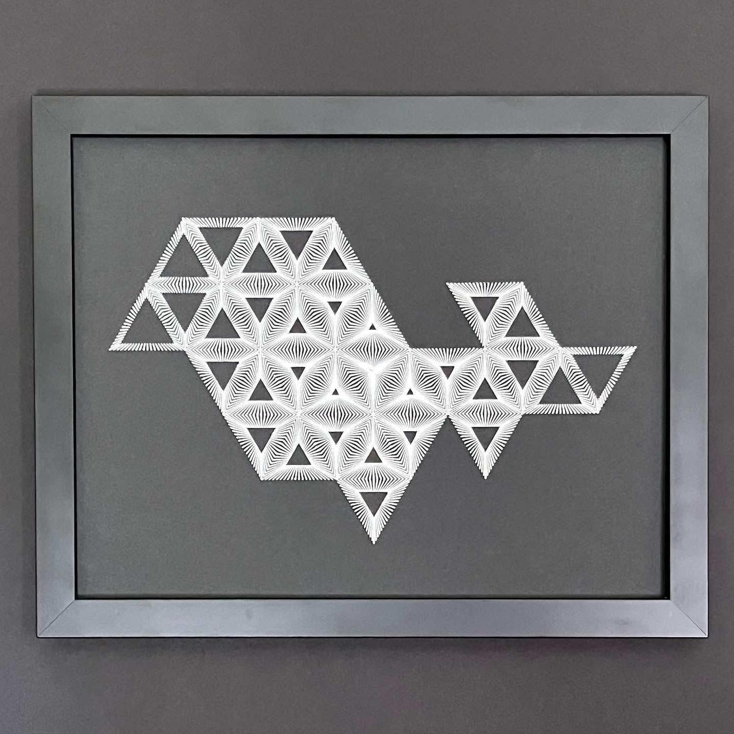 ma044 - trivoidal (blk)